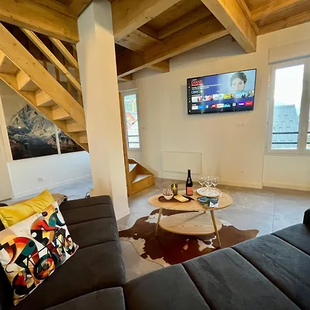 Le Vieux Bourg 4, Spacious 3 Bedroom Apartment, & Cycle * Le Bourg-dʼOisans